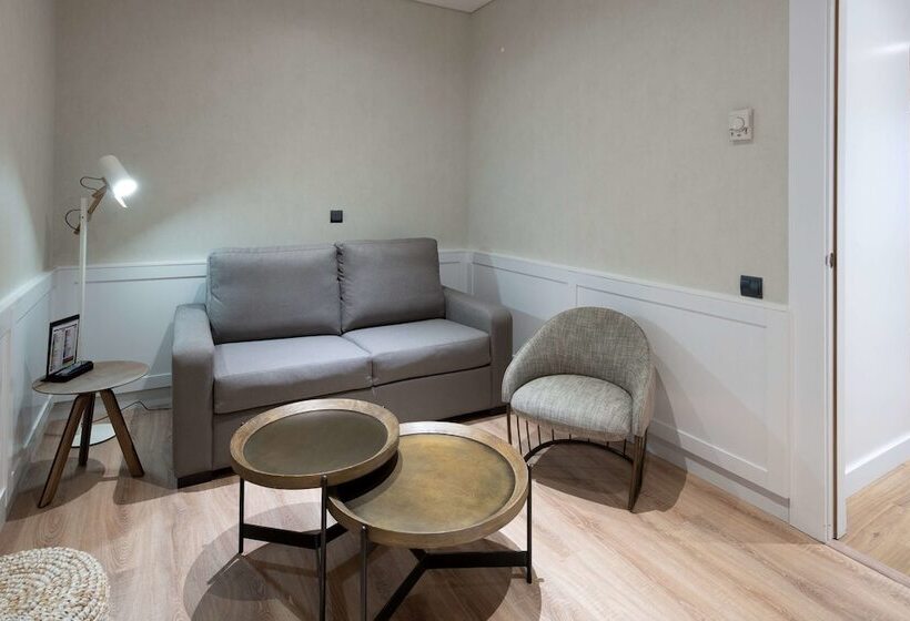 سوییت, Catalonia Puerta Del Sol