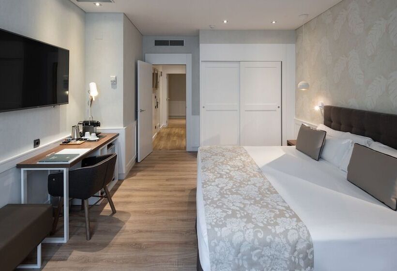 سوییت, Catalonia Puerta Del Sol