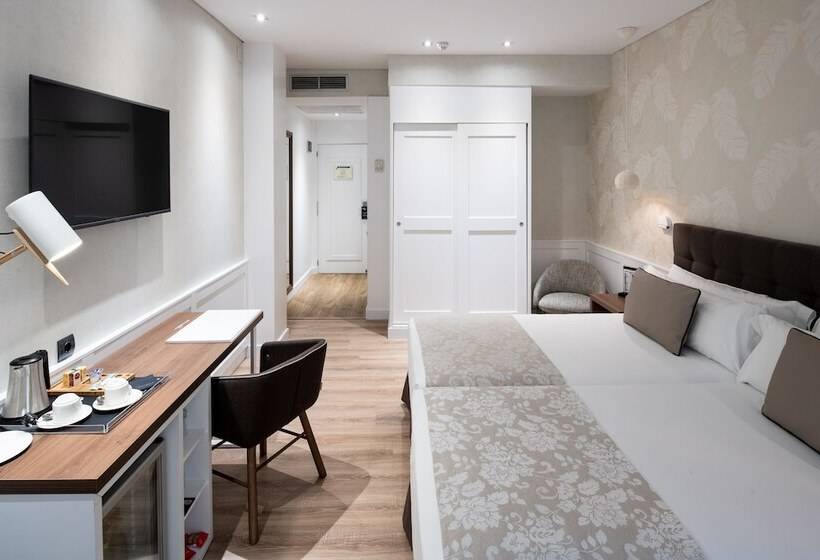 اتاق خانوادگی, Catalonia Puerta Del Sol