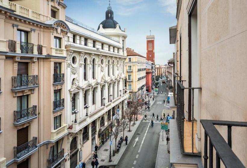 سوییت, Catalonia Puerta Del Sol