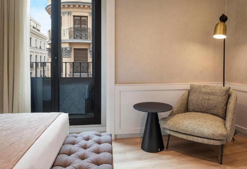 اتاق پرمیوم, Catalonia Puerta Del Sol