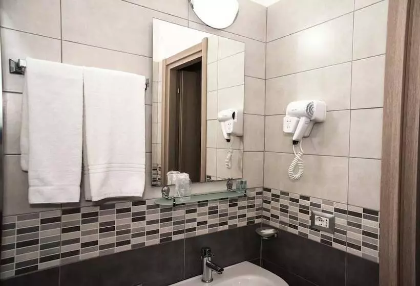 Economy Triple Room, Corallo