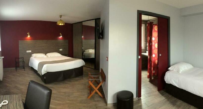 חדר סטנדרט לשלושה, Hôtel Les 13 Assiettes