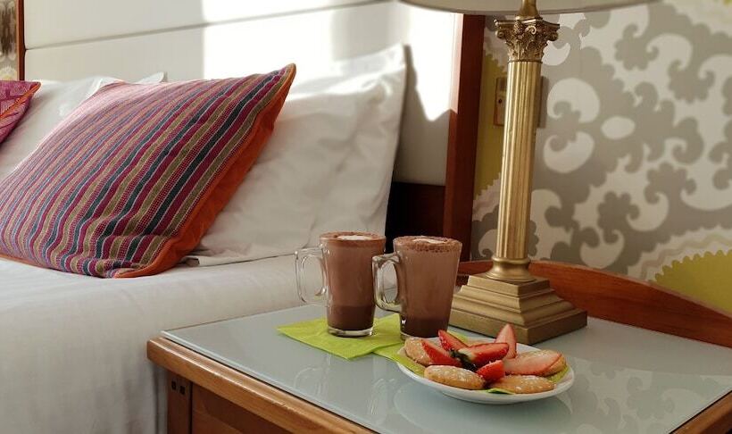 اتاق کلاب, The Address Cork