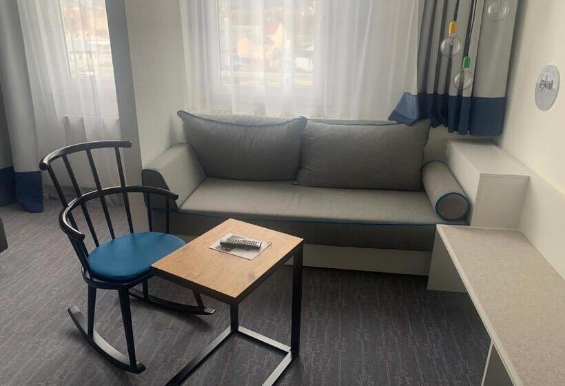 غرفة قياسية مزوَّدة بصالون, Vienna House Easy By Wyndham Amberg