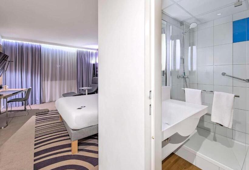 Номер Executive Кровать Квин, Novotel Krakow Centrum