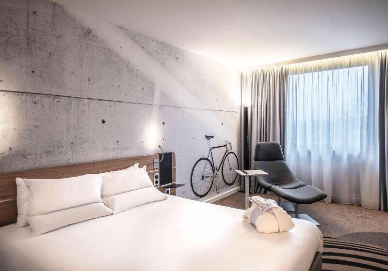 Номер Executive Кровать Квин, Novotel Krakow Centrum