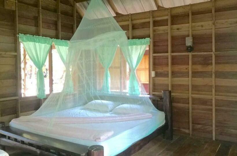 标准间, Lucky Resort