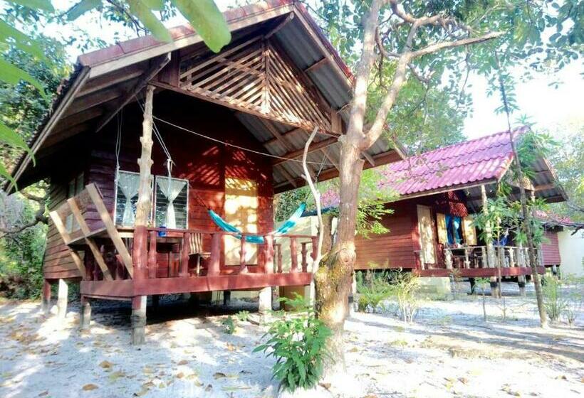 标准间, Lucky Resort