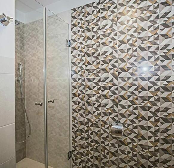 标准间, Piccolo Panzió Vendéglő Vinoteca