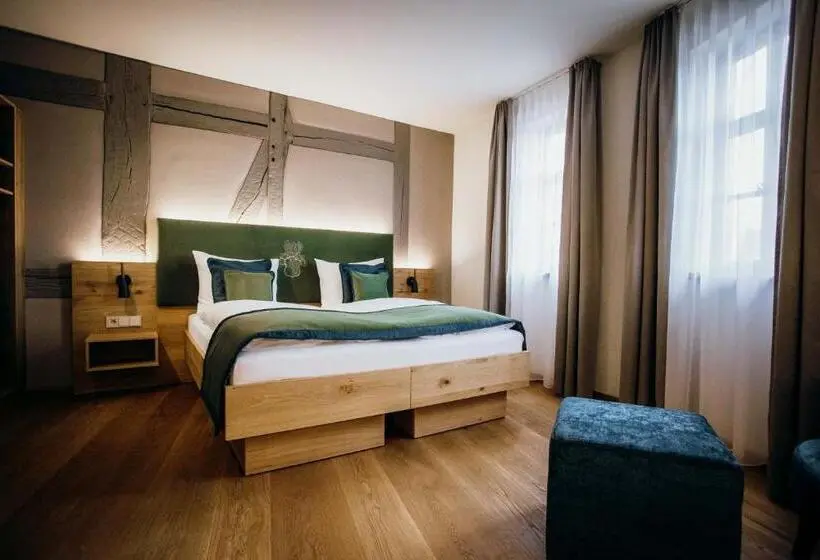 山の見えるジュニアスイート, Burghotel Scharfenstein