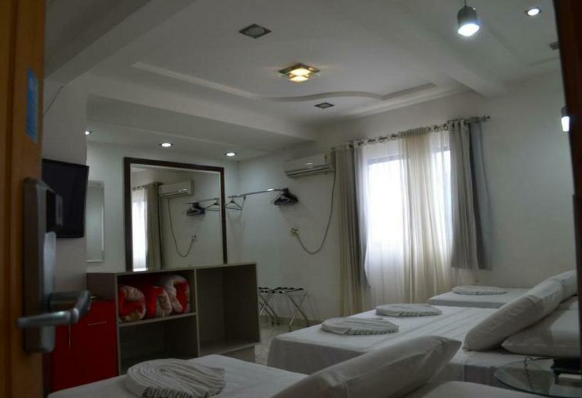 חדר דלוקס לארבעה, Universo