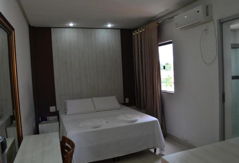 חדר דלוקס, Universo