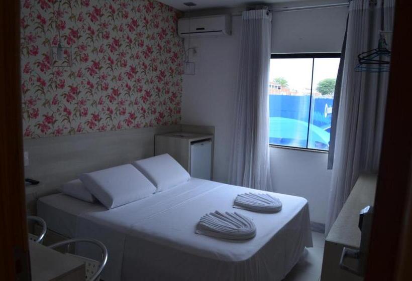 חדר דלוקס, Universo