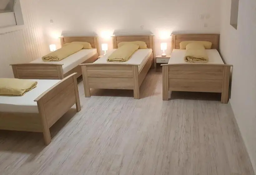 آپارتمان 2 خوابه, Air Rooms