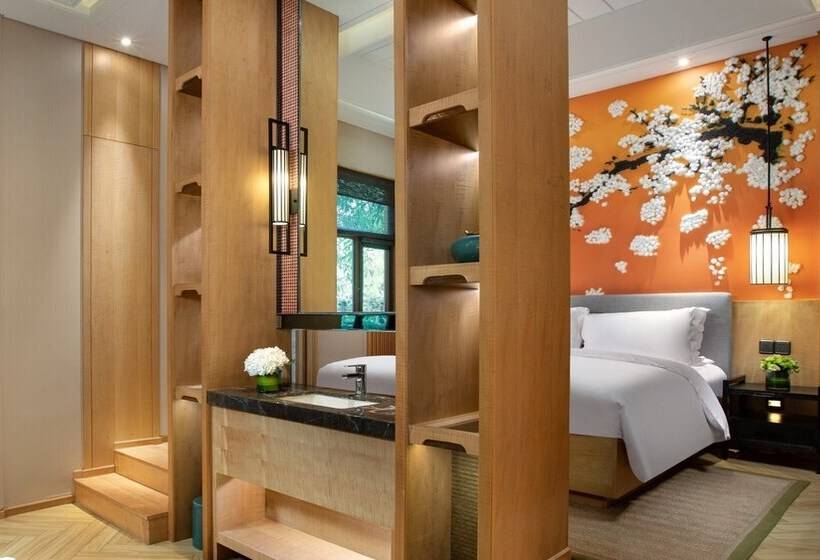 جناح, Holiday Inn Dalian Hot Spring, An Ihg