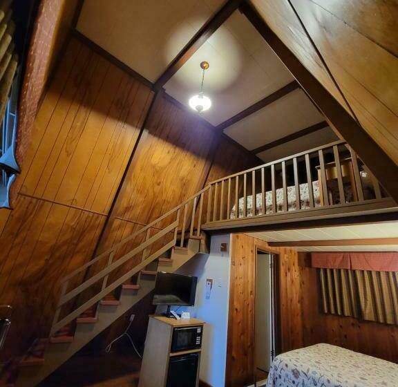 غرفة عائلية, The Ranch Motel