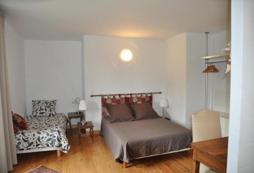 庭の見えるスタンダードトリプルルーム, Domaine La Longre