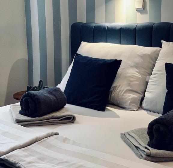 اتاق استاندارد, Hostel Sova