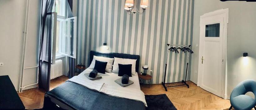 اتاق استاندارد, Hostel Sova