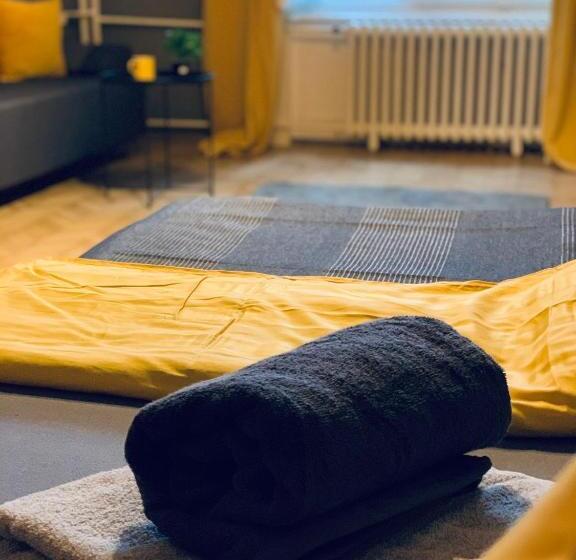 اتاق خانوادگی, Hostel Sova