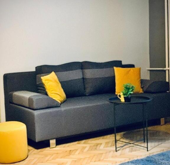 اتاق خانوادگی, Hostel Sova