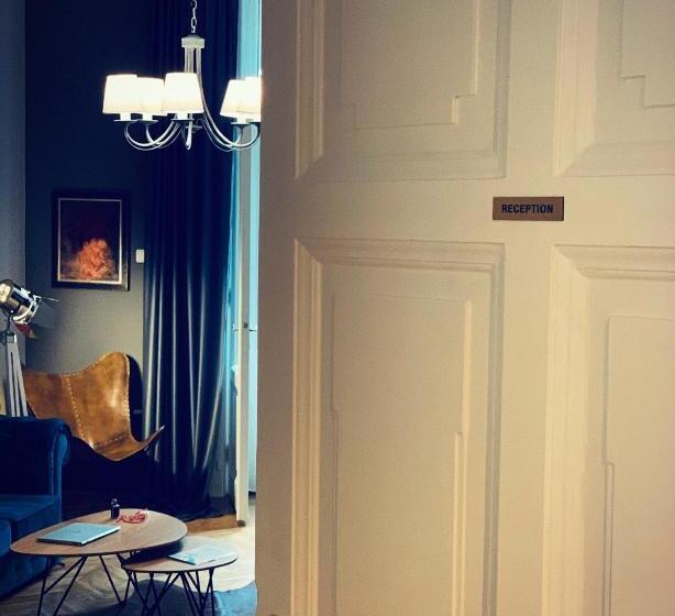 اتاق خانوادگی, Hostel Sova