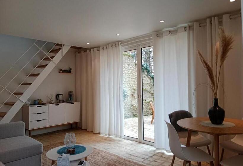 جناح عائلي, Le Moulin Du Mesnil