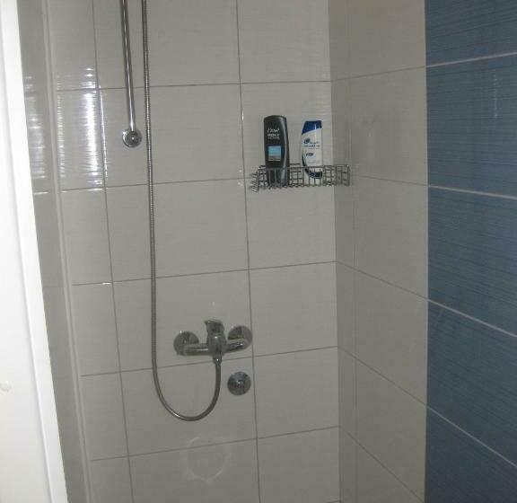 تختخواب در اتاق مشترک, Hostel Bojo