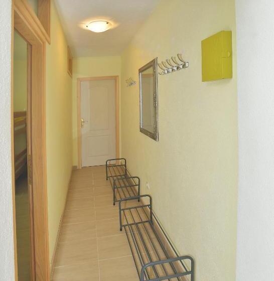 Economy Quadruple Room, Hostel Bojo