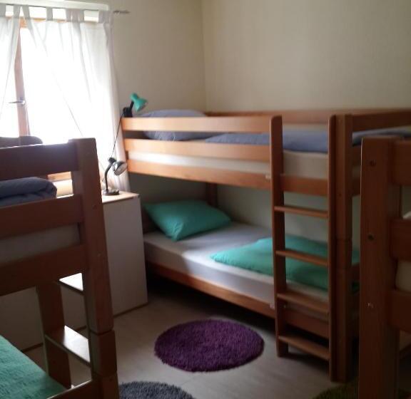 Economy Quadruple Room, Hostel Bojo