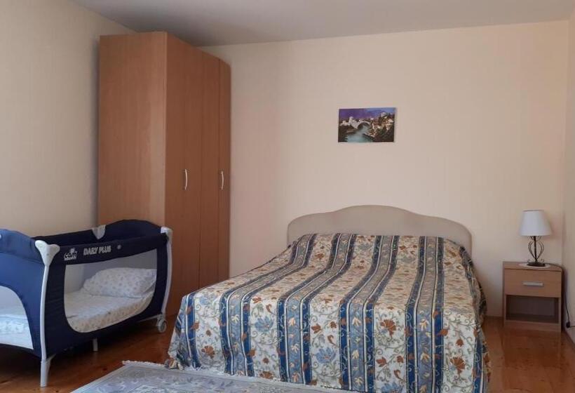 اتاق راحتی, Hostel Bojo