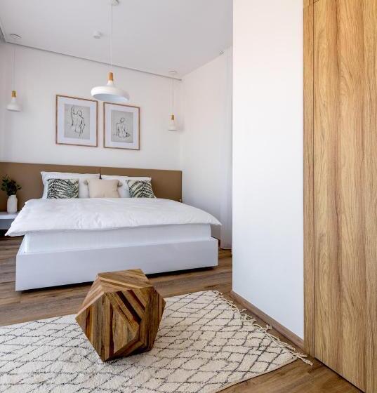 スイート, Apartmánový Dům U Tomana