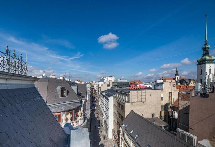 スイート, Apartmánový Dům U Tomana