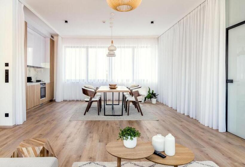 スイート, Apartmánový Dům U Tomana