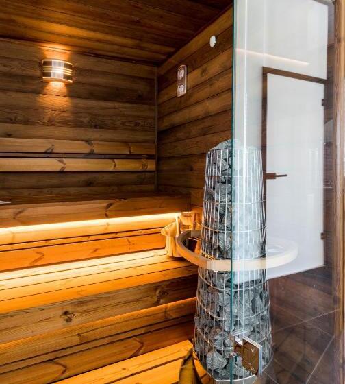 スイート, Apartmánový Dům U Tomana