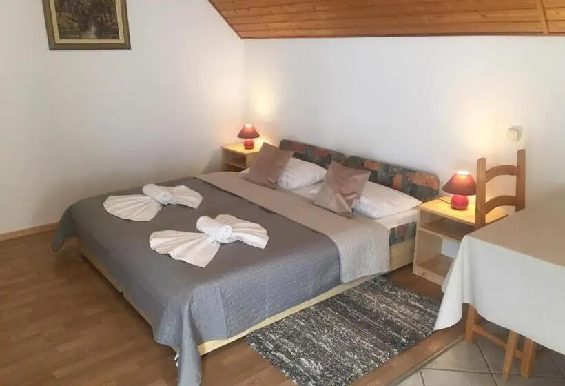 استودیو استاندارد با بالکن, Lucky Villa