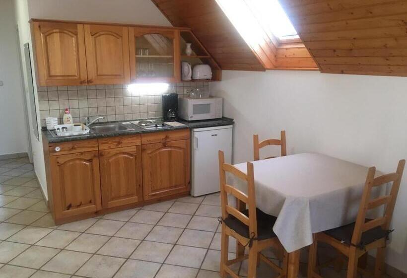 آپارتمان 1 خوابه, Lucky Villa