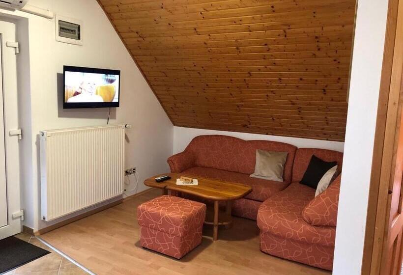 Studio Standard z Balkonem, Lucky Villa