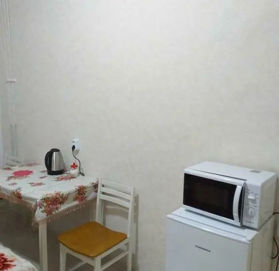 Studio Deluxe, Old Odessa