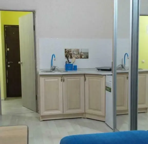 Studio Deluxe, Old Odessa