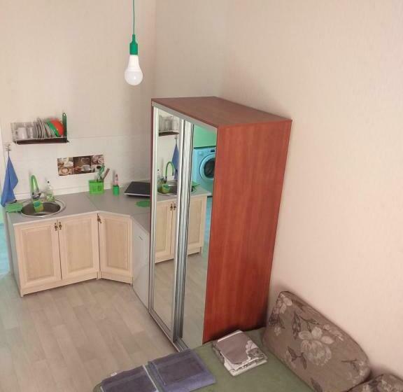 استودیوی لوکس, Old Odessa