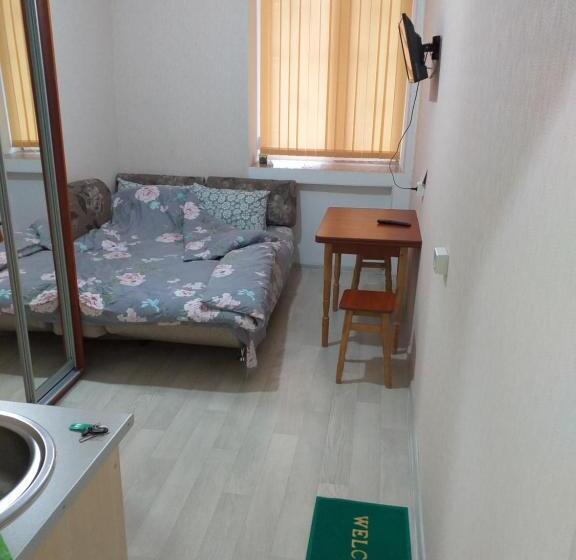 استودیوی لوکس, Old Odessa