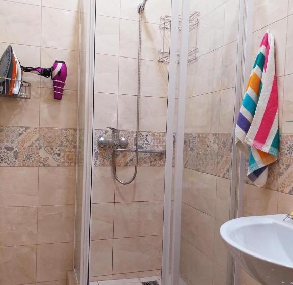 استودیوی لوکس, Old Odessa