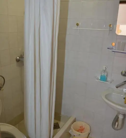 اتاق خانوادگی, Guest House Colovic