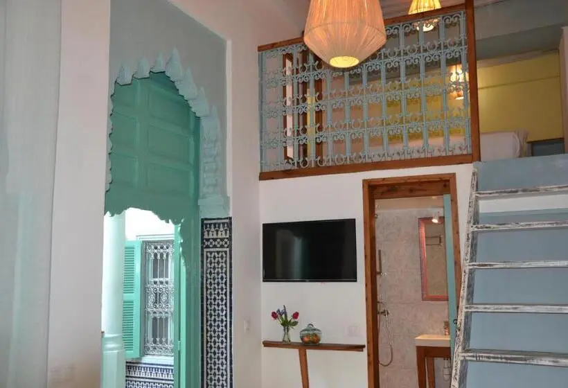 اتاق خانوادگی, Riad Louane