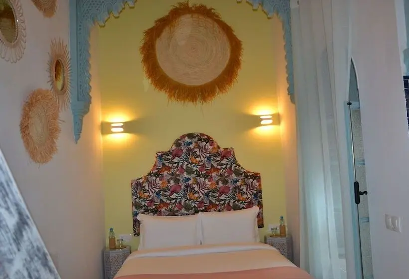 اتاق خانوادگی, Riad Louane