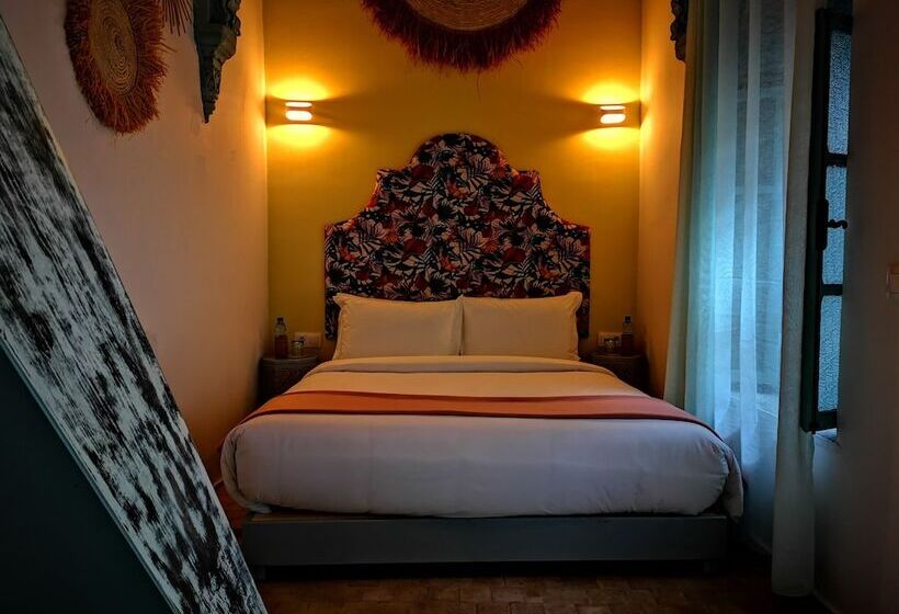 اتاق خانوادگی, Riad Louane