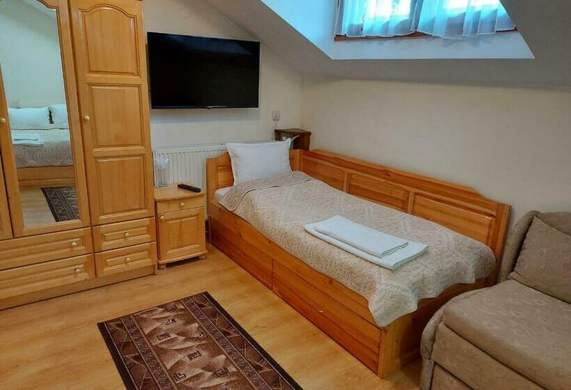 トリプルクラシックルーム, Vitosha Guest House