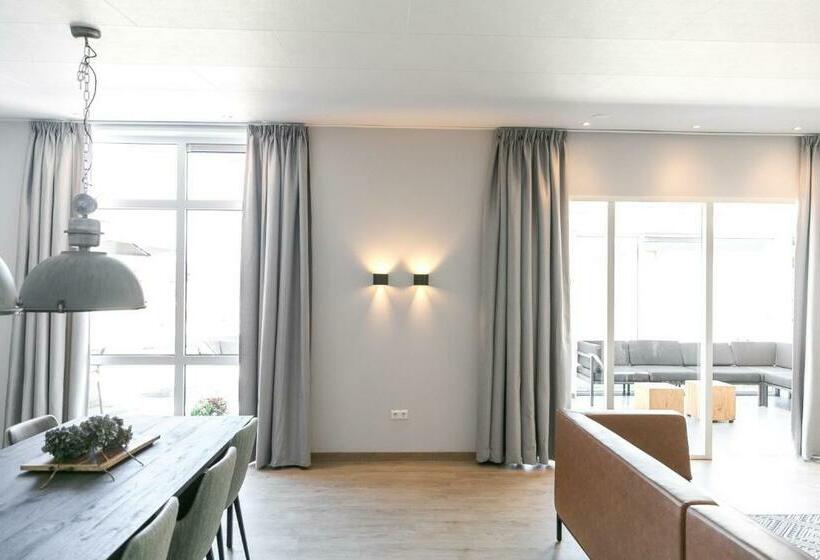 דירת חדר, 14p Luxe Bungalow Met Serre